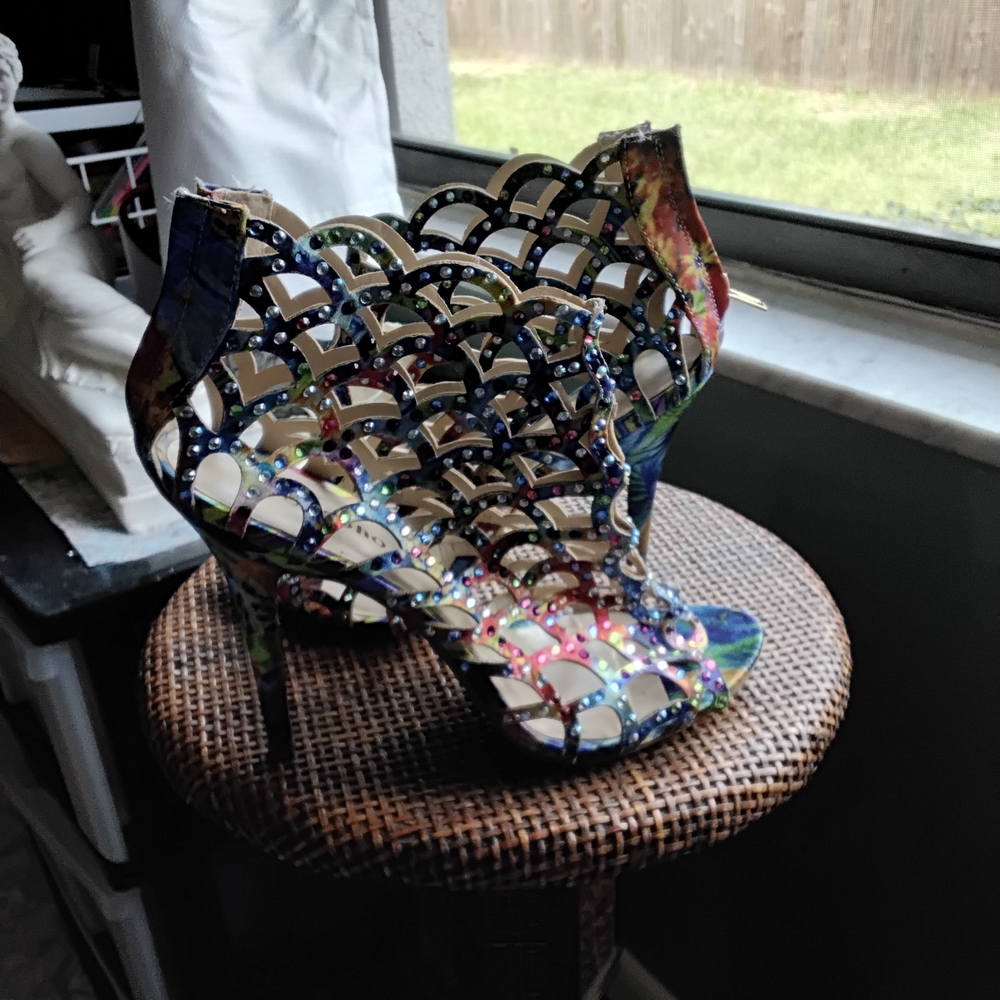 Zigi Soho Multicolor Strappy Sandals - Picture 6 of 6